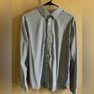 UNTUCKit Blue and White Casual Button Down Shirt with Classic Check Pattern